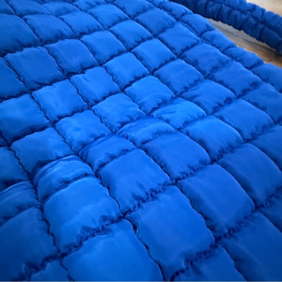 NWT Free People FP Movement Quilted Puffer Carryall Bag Tote Lapis Blue RARE - Picture 3 of 3